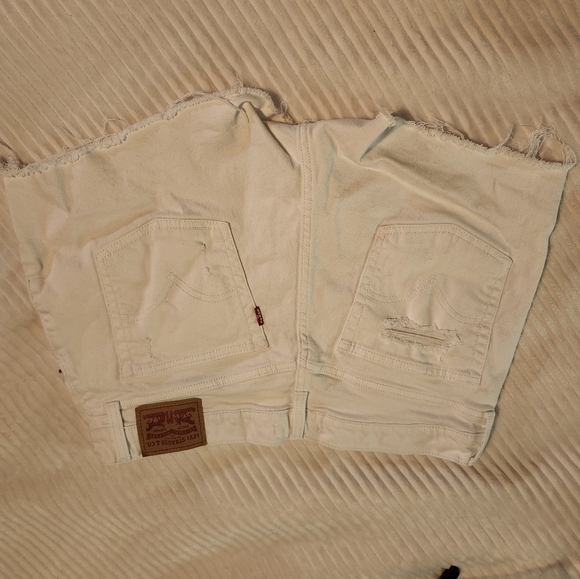 Levi shorts - Picture 2 of 4